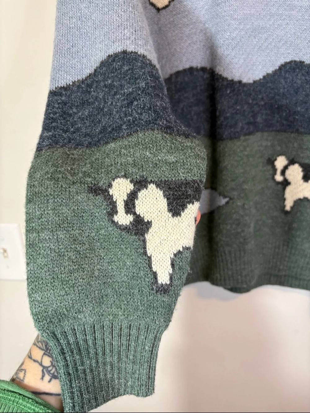 Cows In Pasture Graphic Knit Cloudy Sky Cow Print Grandpa Sweater Crewneck - Picture 2 of 7